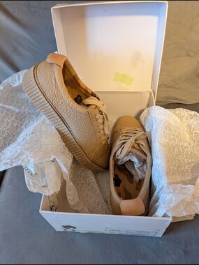 Superba Sneakers